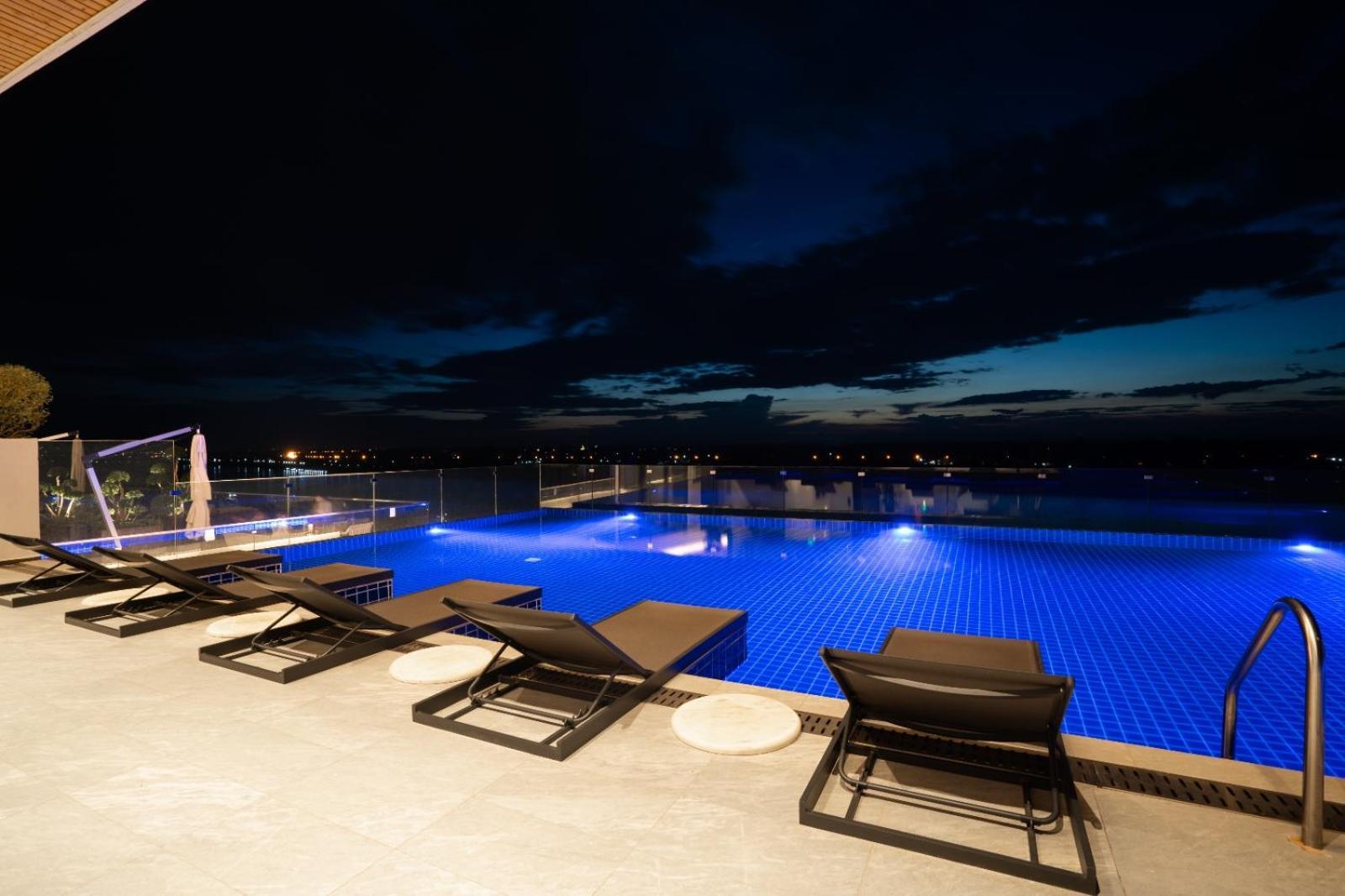 One Riviera Hotel And Residences Ban Souanmone Kültér fotó