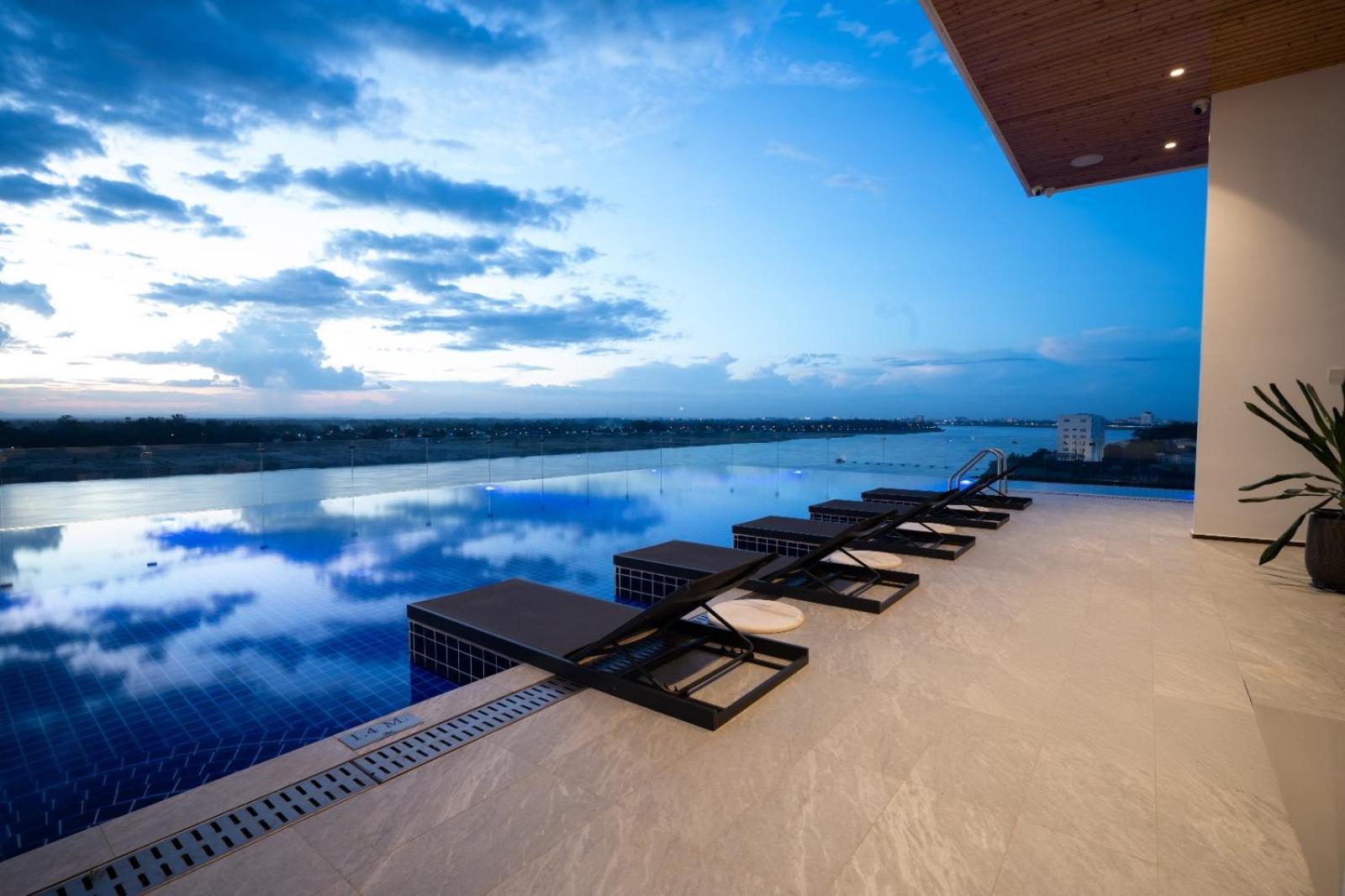 One Riviera Hotel And Residences Ban Souanmone Kültér fotó
